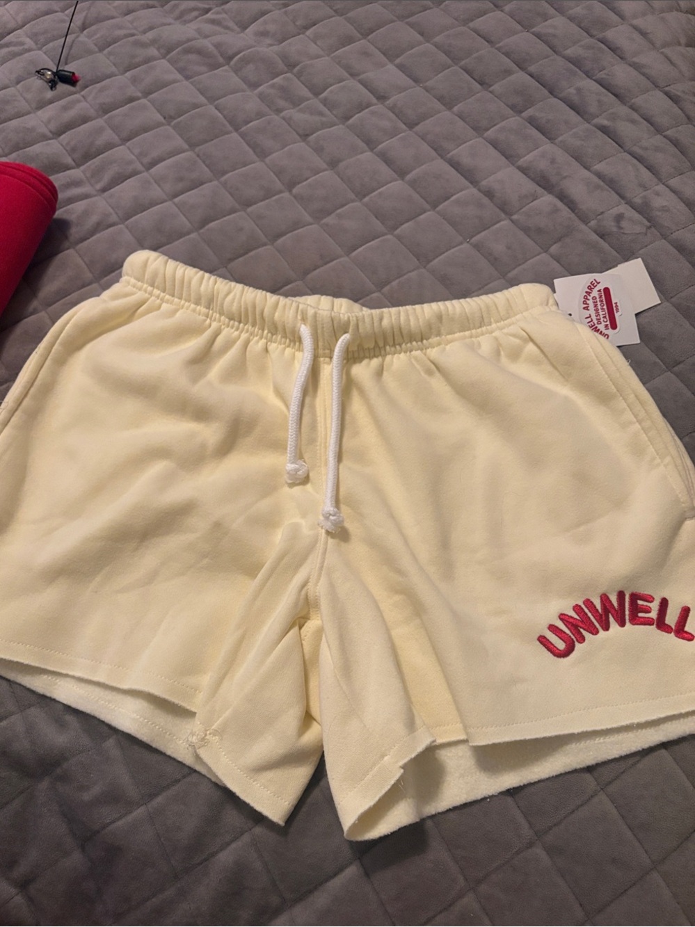 Unwell fleece shorts with pockets. Small